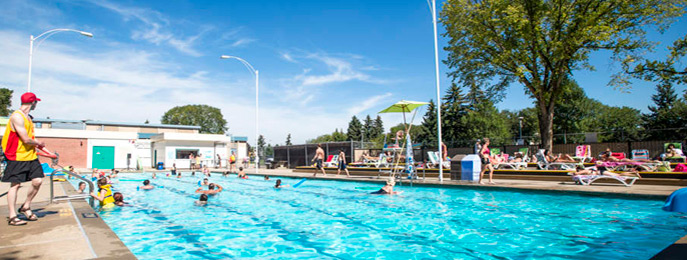 Oliver Outdoor Pool