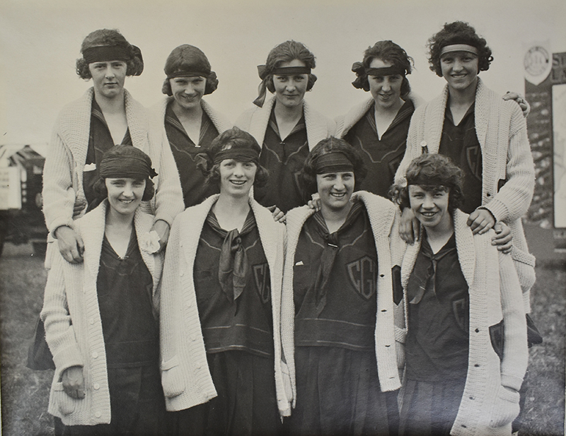 Black and white photo of the Edmonton Grads in 1923