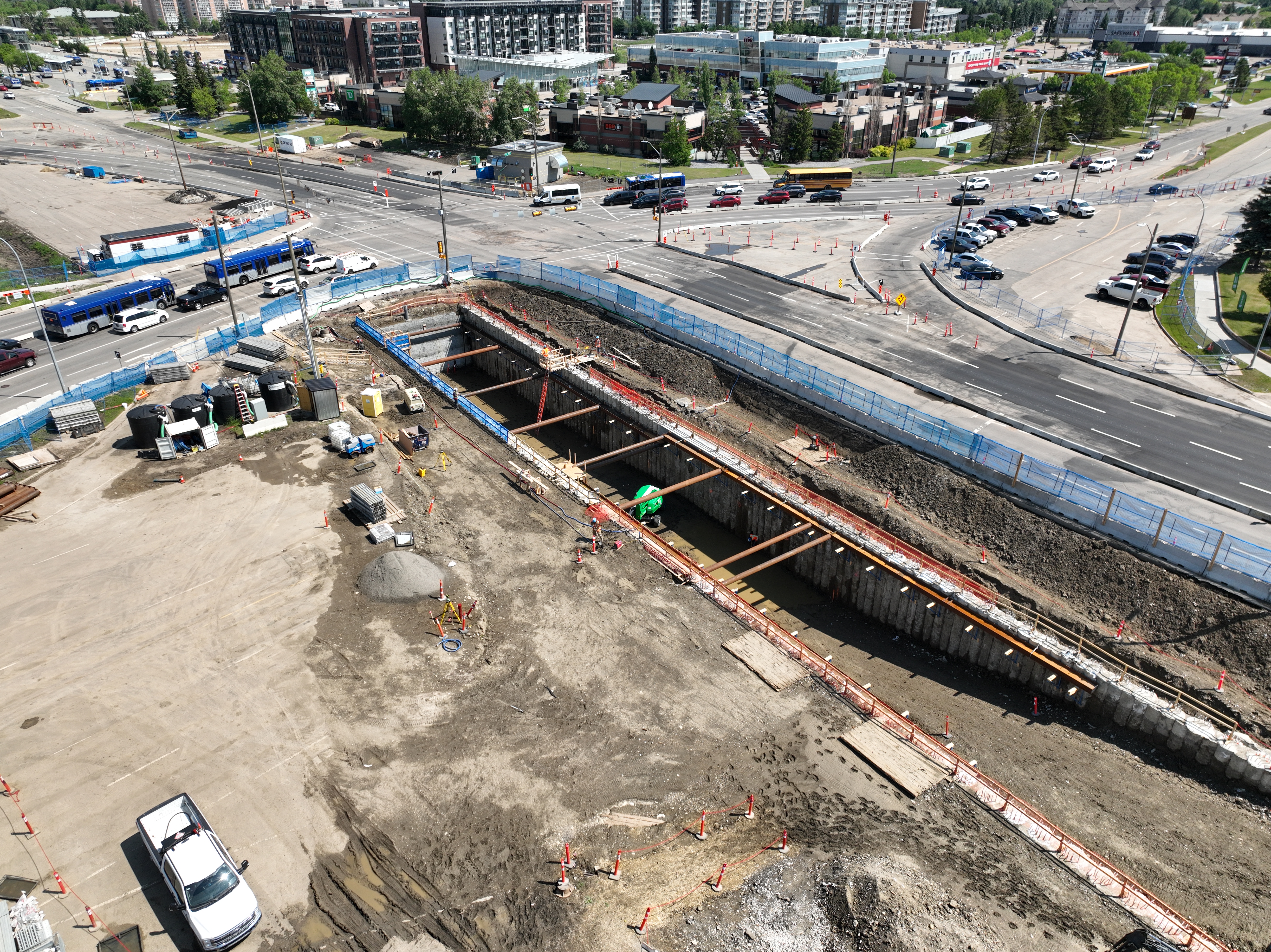 LRT underpass with temporary struts