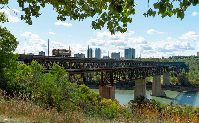 A streetcar on the High Level Bridge