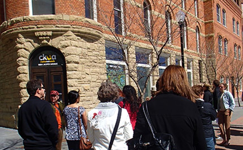 Historical walking tour in Edmonton