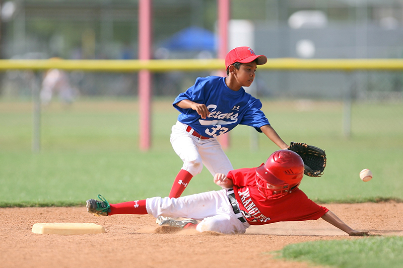 kids playing baseball