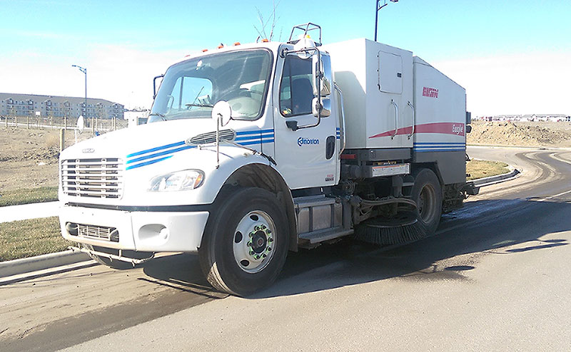 Street cleaning truck