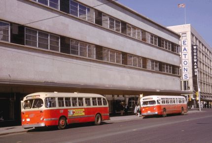 Bus #86 and #433 on 102 Avenue and 101 Street 