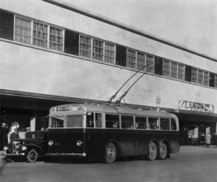 Bus by Eaton's in the 40's