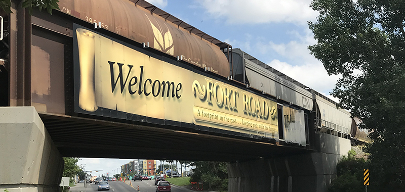 Welcome to Fort Road sign