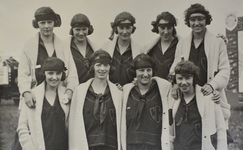 Black and white photo of the Edmonton Grads.