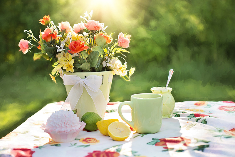 Picnic table