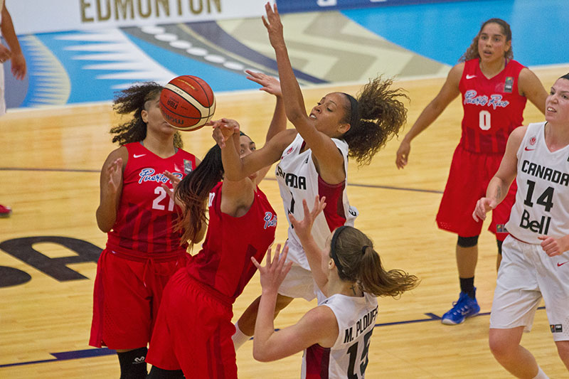 women playing basketball