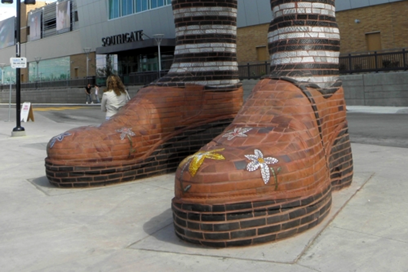 Immense Mode sculpture Immense Mode sculpture