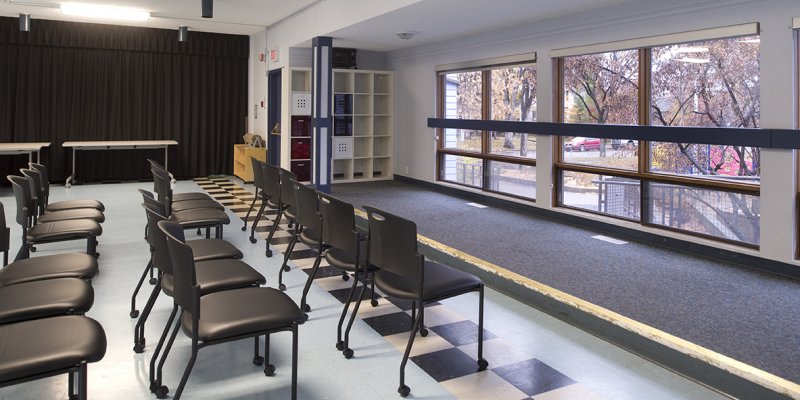 drama room with chairs and wide windows